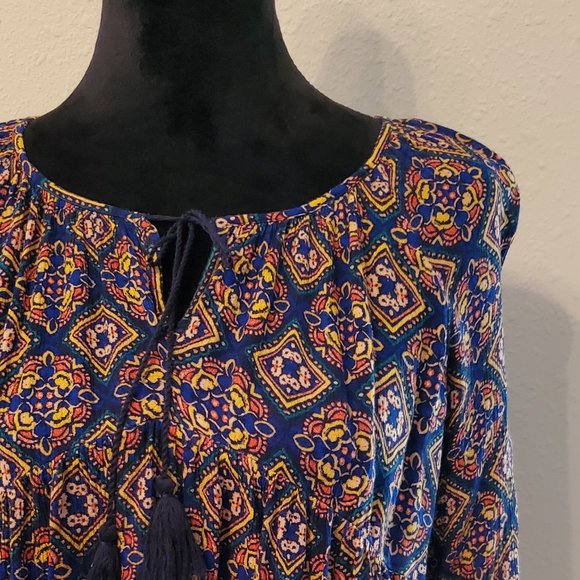 Old navy top/ boho women's blouse. Size small petit. 100% rayon. - Picture 3 of 11